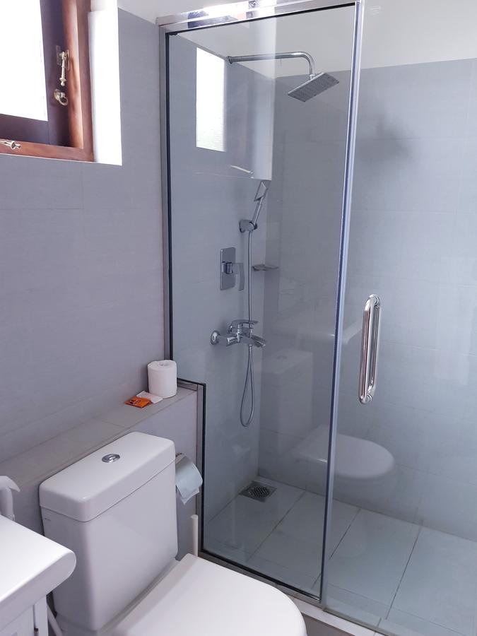 Sea Breeze Deluxe Inn Negombo Bagian luar foto