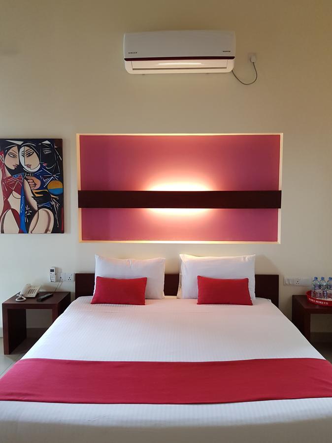 Sea Breeze Deluxe Inn Negombo Bagian luar foto