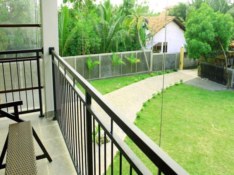 Sea Breeze Deluxe Inn Negombo Bagian luar foto